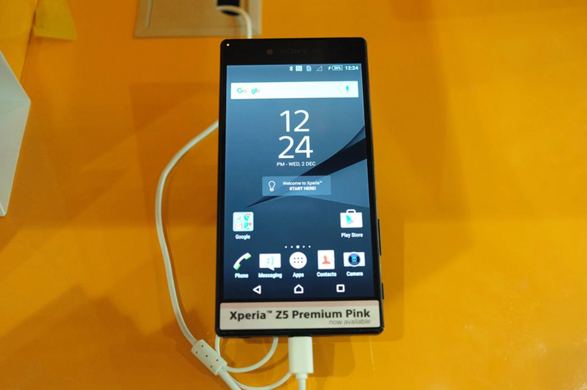 The Sony Z5 Premium is the world's first smartphone with a UHD 3,840 x 2,160 pixels display; that's an incredibly 806ppi! The Z5 Premium has a dust and water resistant IP68 build and boasts a 23-megapixel rear camera. Pick one up from M1 for just $248 on Reg plan ($62/month) and get a free Sony MicroUSB Charging Dock, $50 Takashimaya voucher, and The Angry Birds Movie gift pack.