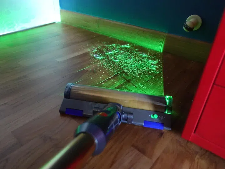 Fight hard to see dust and dirt with lasers, only the on Dyson V12 Detect. (Image source: HardwareZone)