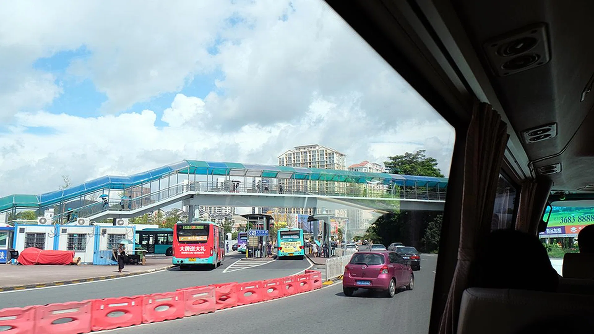 The ride to the Huawei campus in Shenzhen was a 40-minute journey by mini-bus, from the CBD.
