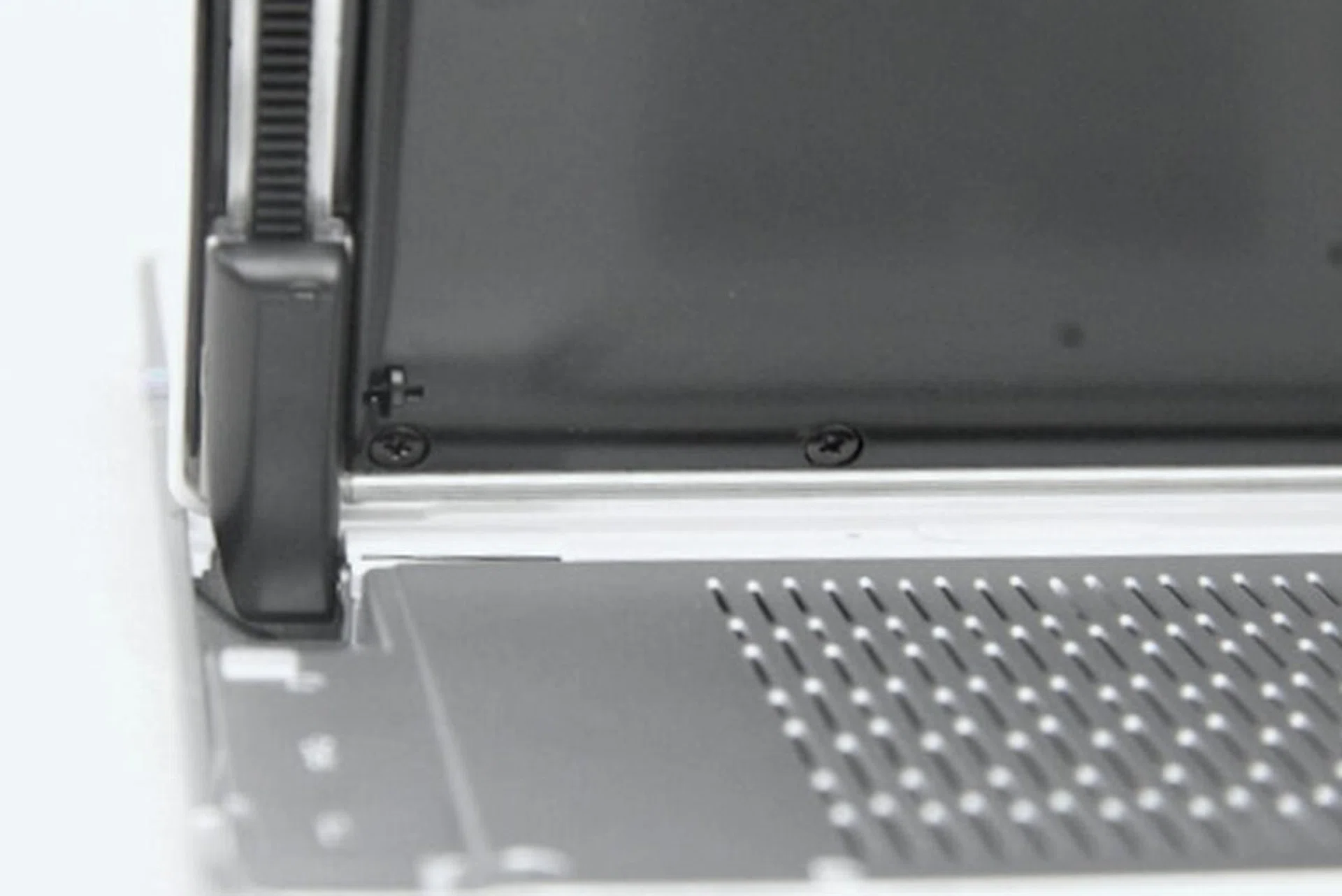 The sliding form factor utilizes a rail system, with a single metal bar to ensure the rails are in sync while sliding.