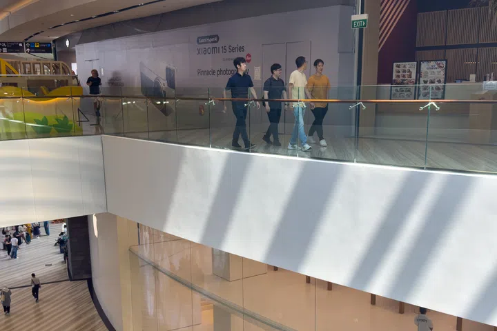 Xiaomi flagship store jewel changi airport apple store