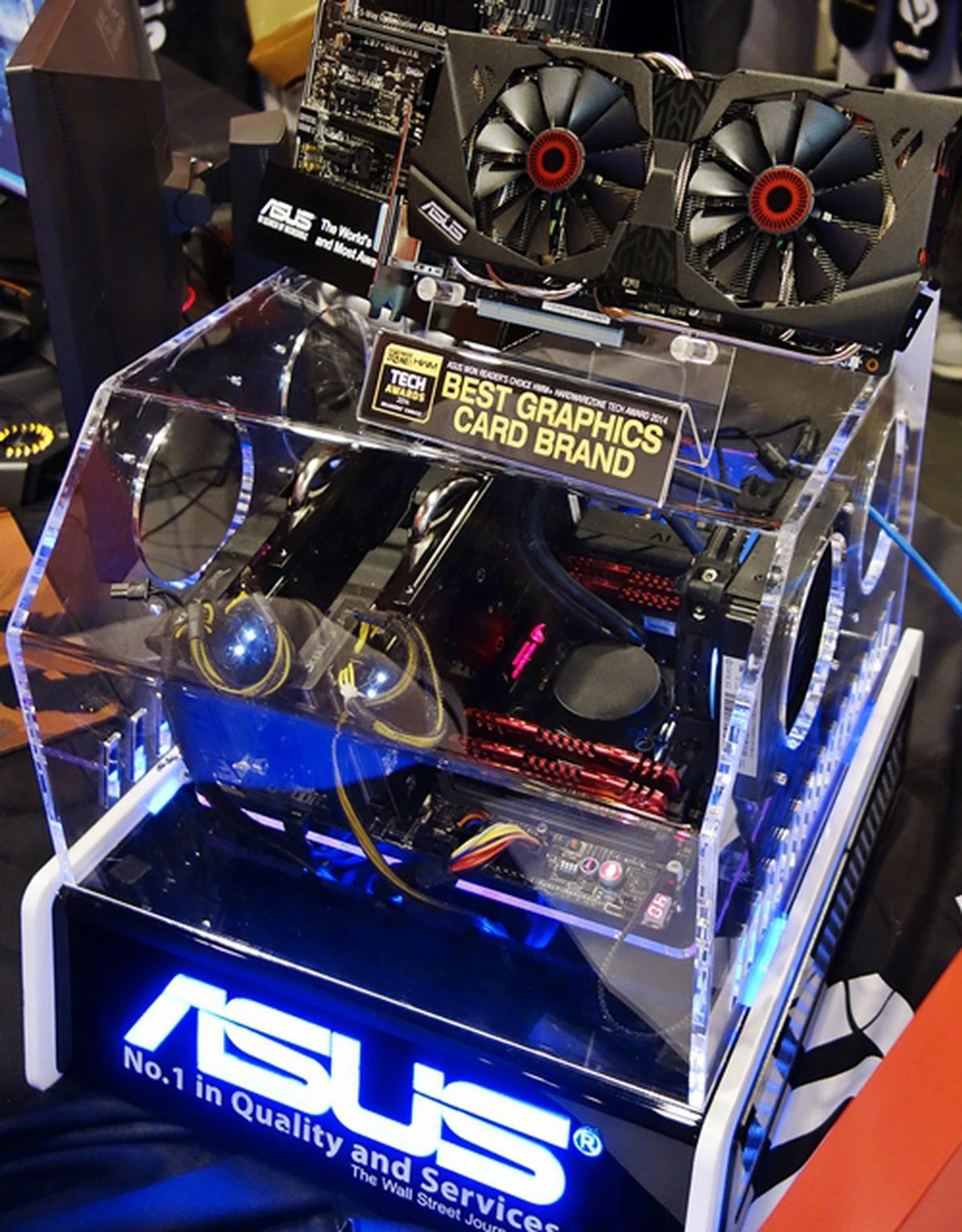 The ASUS demo rig was powered by a pair of ASUS Strix GeForce GTX 980 in SLI mode.