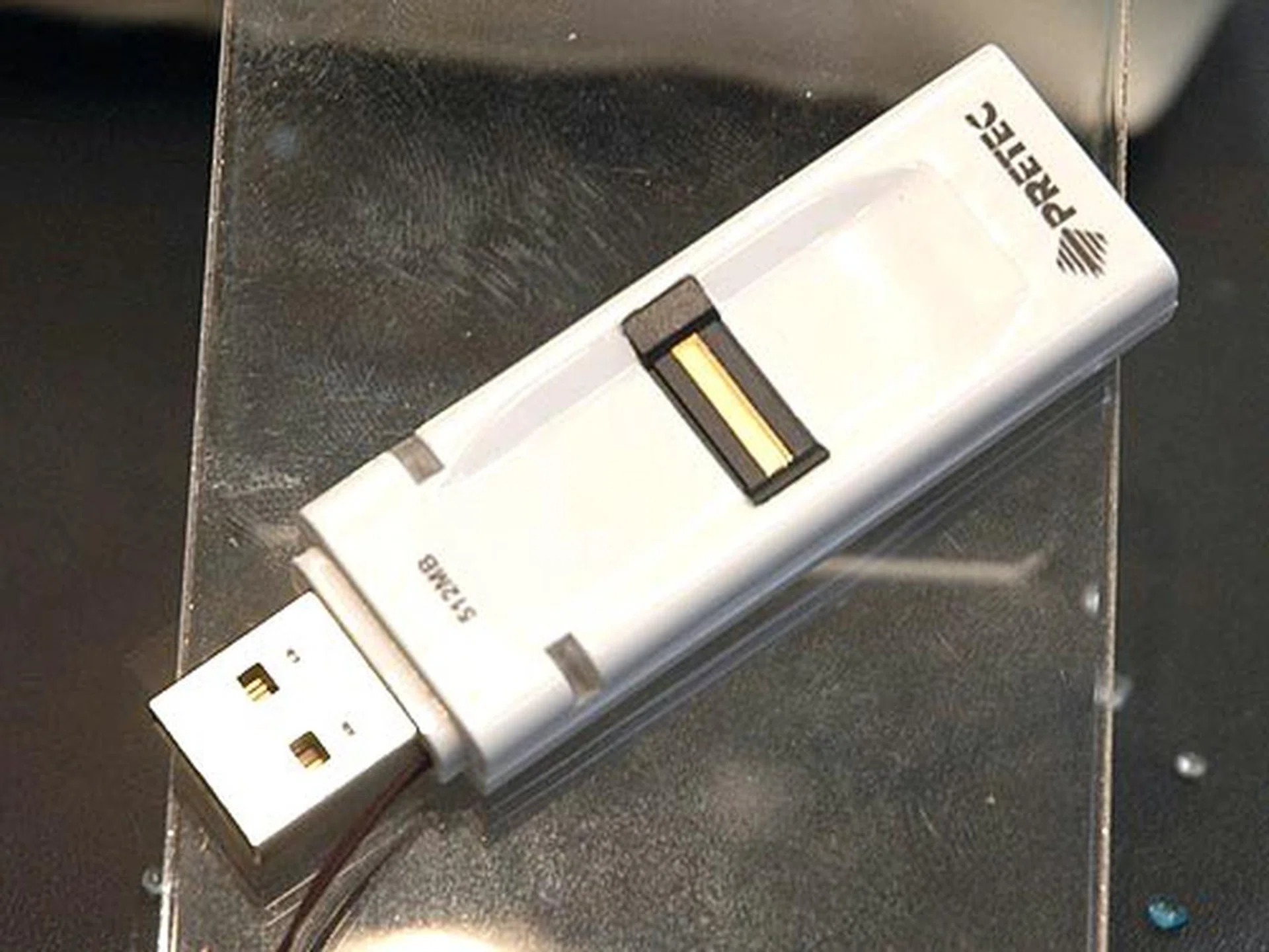 Here's another biometric Flash drive implementation known as the i-Disk Connect.