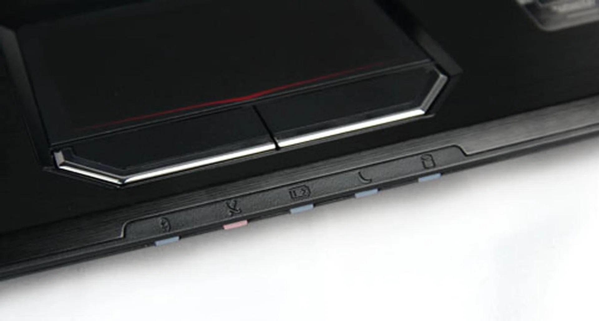 The front of the unit has LED indicators for battery charging, Bluetooth and wireless connectivity, sleep mode and HDD activity. 
