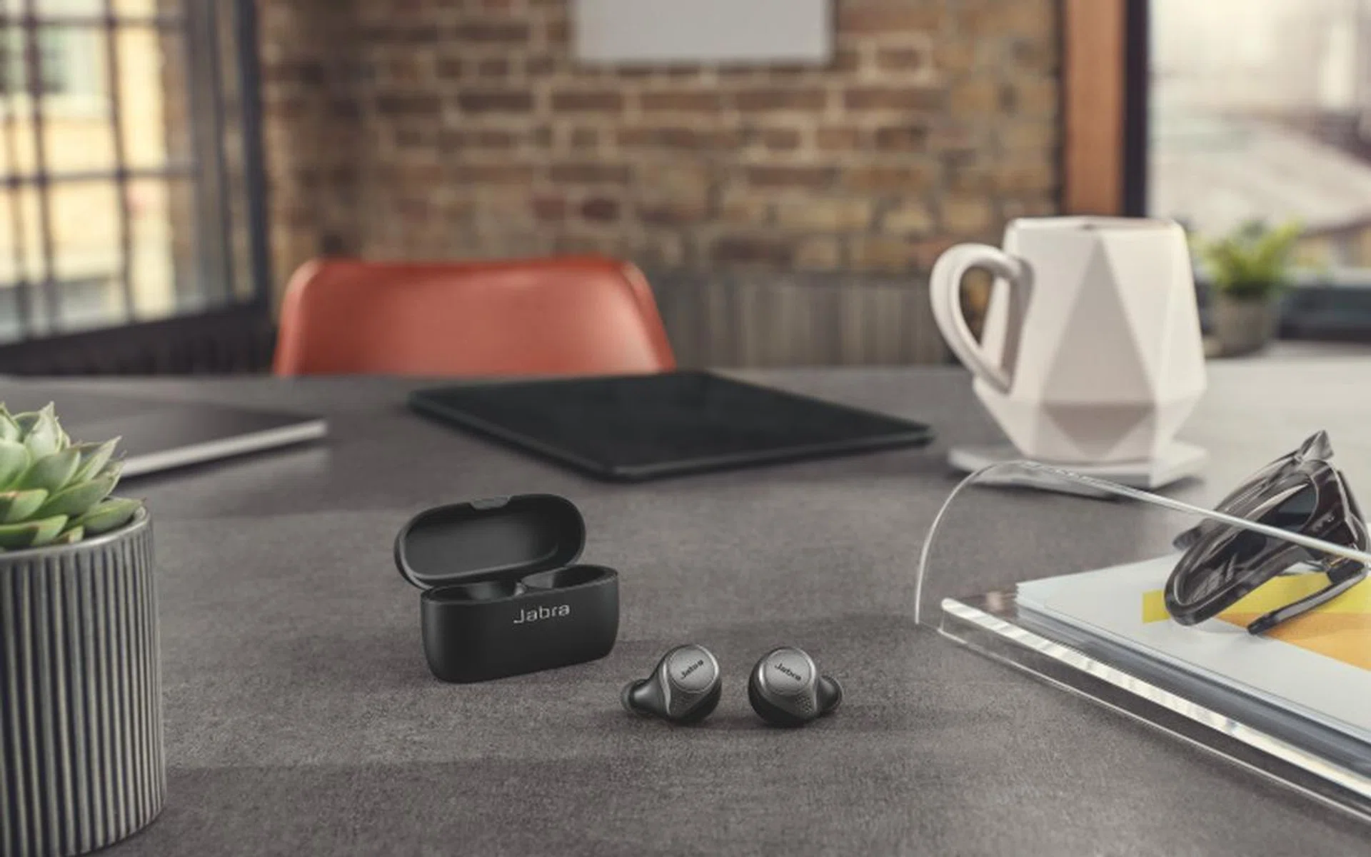 Keep on listening even in the pool