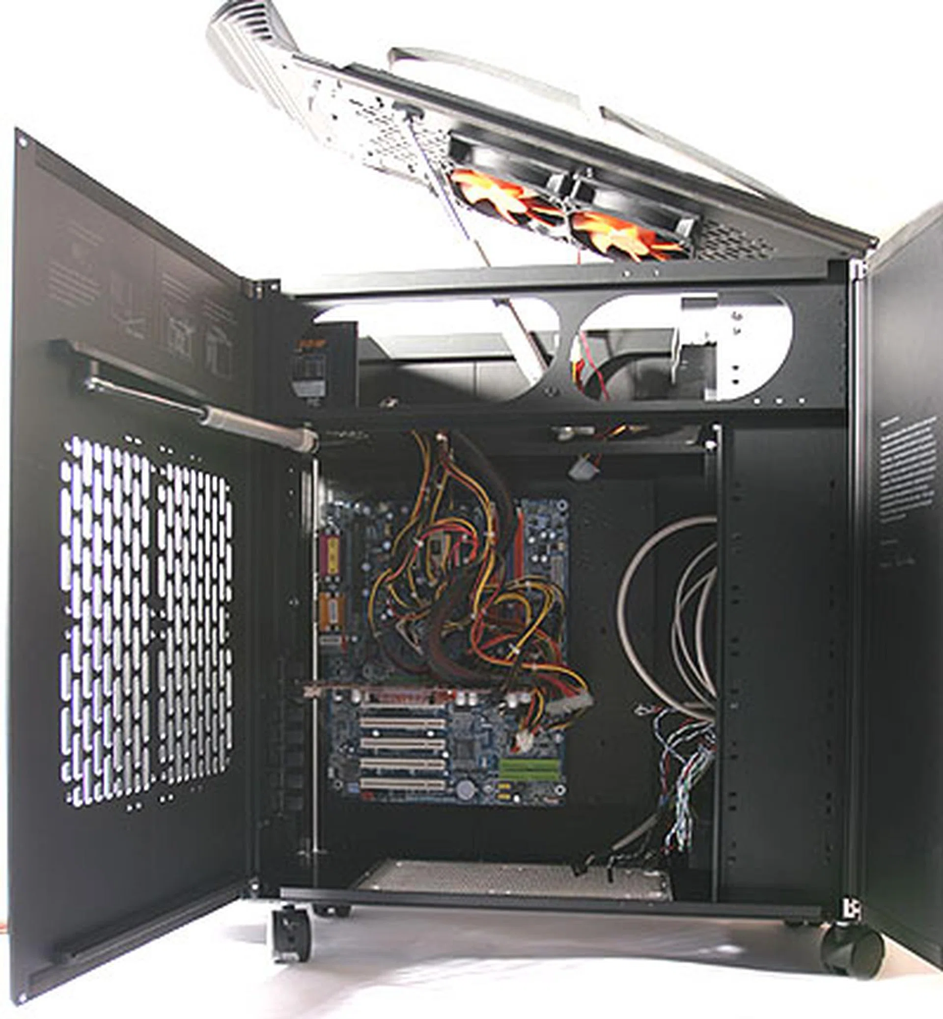 Thermaltake SwordM VD5000BNA Casing | HardwareZone Singapore