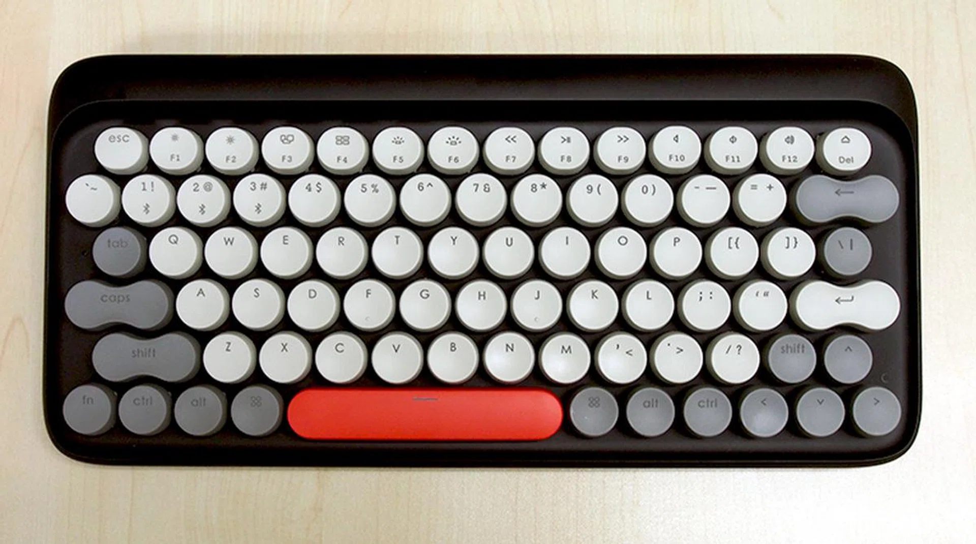 The new Lofree Four Seasons is a charming keyboard, but it still isn't 100% ideal for touch typists unless you are willing to invest time and adjust your typing style.