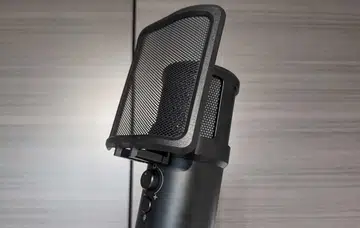 It might just be me, but that dial kind of looks like a nose.