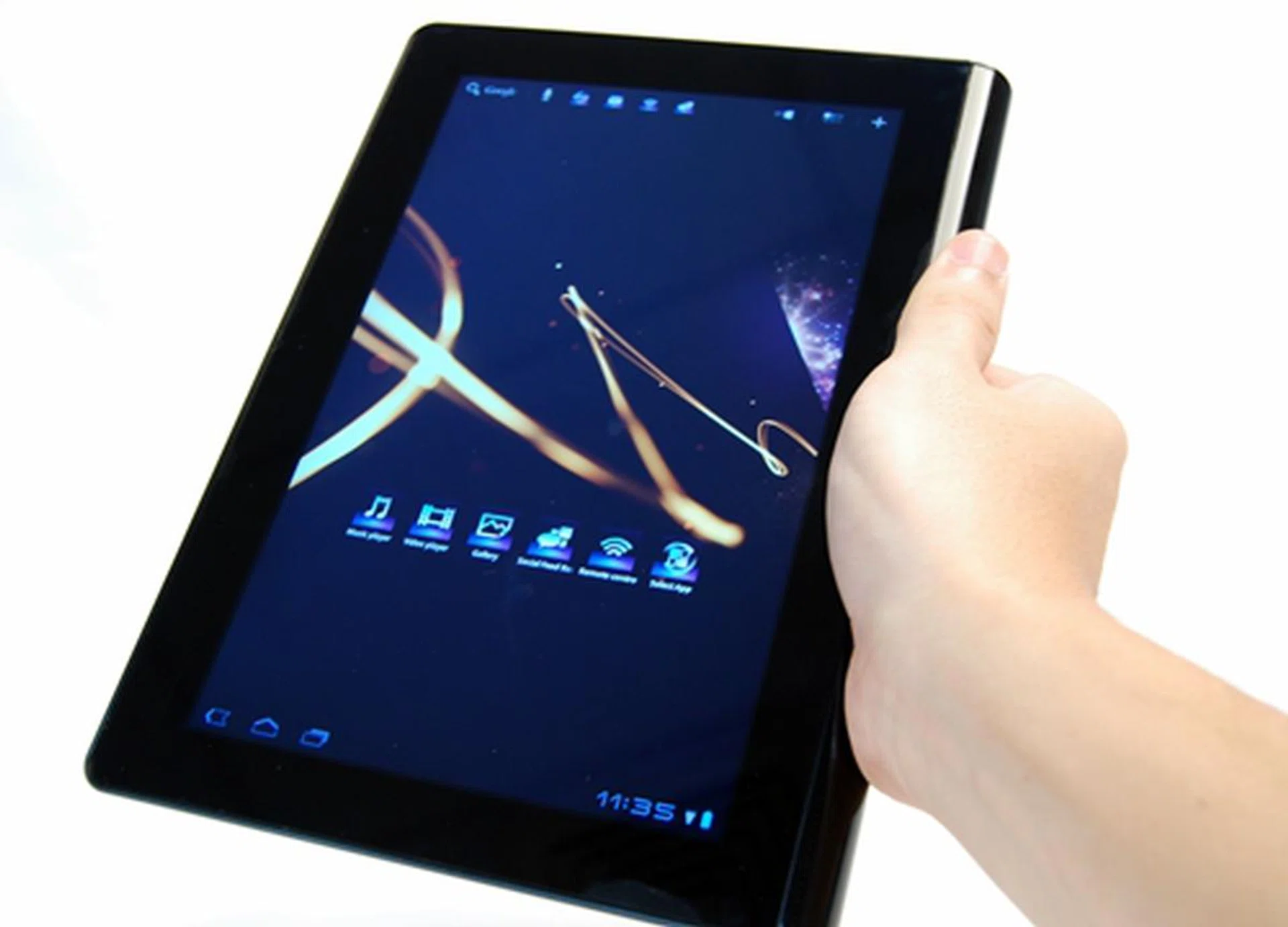 The design of the Sony Tablet S makes it easy to hold whether you are left or right handed. 
