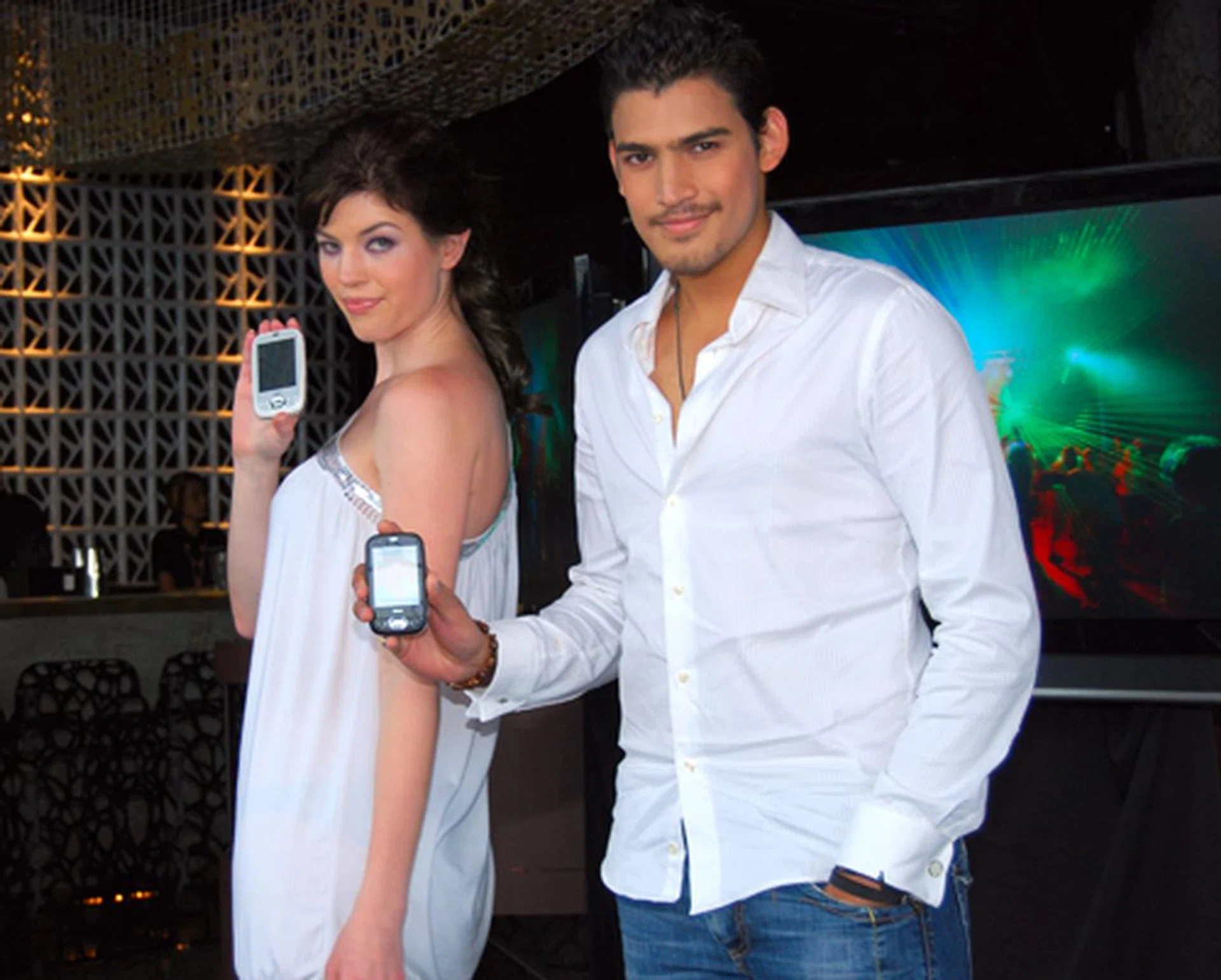  ...and finally, after months of inactivity, ASUS unveils a brand new smartphone utilizing Windows Mobile 6.1 Professional, the ASUS M552w. For more details about both the Bamboo and the ASUS M552w, read on.  