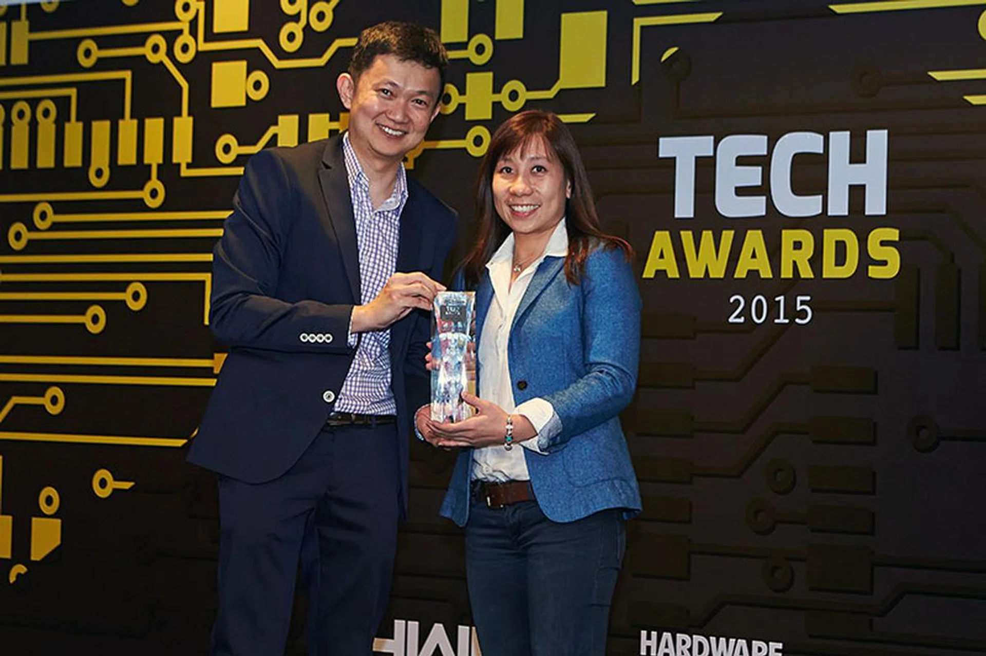 The Seagate Backup Plus Fast wins our Editor's Choice for Best Portable External HDD. Here's Ms. Madalene See, Senior Channel Marketing Manager for Seagate, accepting the award.