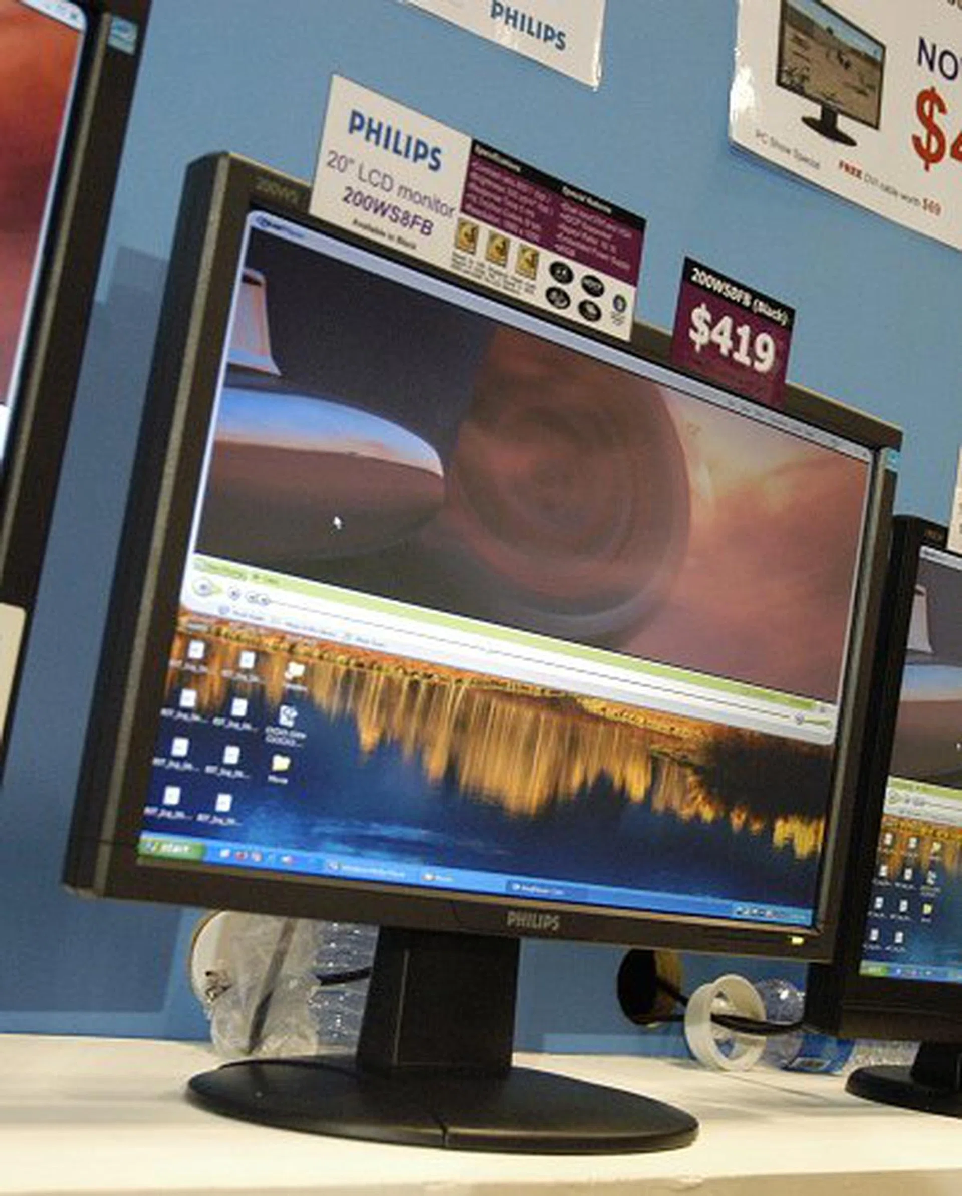  Higher up the scale is the 200WS8FB 20-inch widescreen monitor. This also boasts a fast 5ms response time but contrast ratio is higher at 800:1. Fork out $419 and you'll get a resolution of 1680 by 1050 pixels, VGA & DVI inputs, and HDCP support. Free $69 DVI cable is standard.  