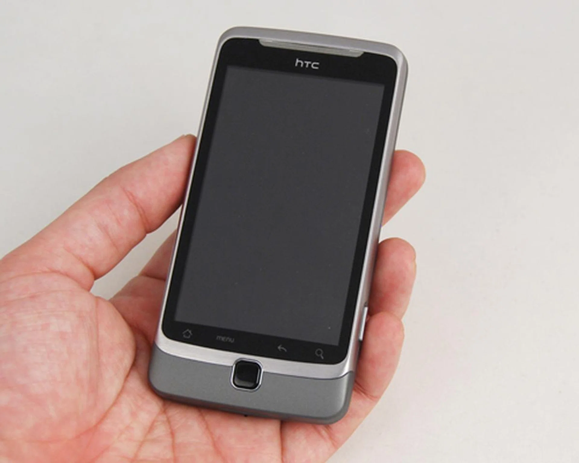 Some might find the hefty weight to be the deal breaker for the Desire Z.