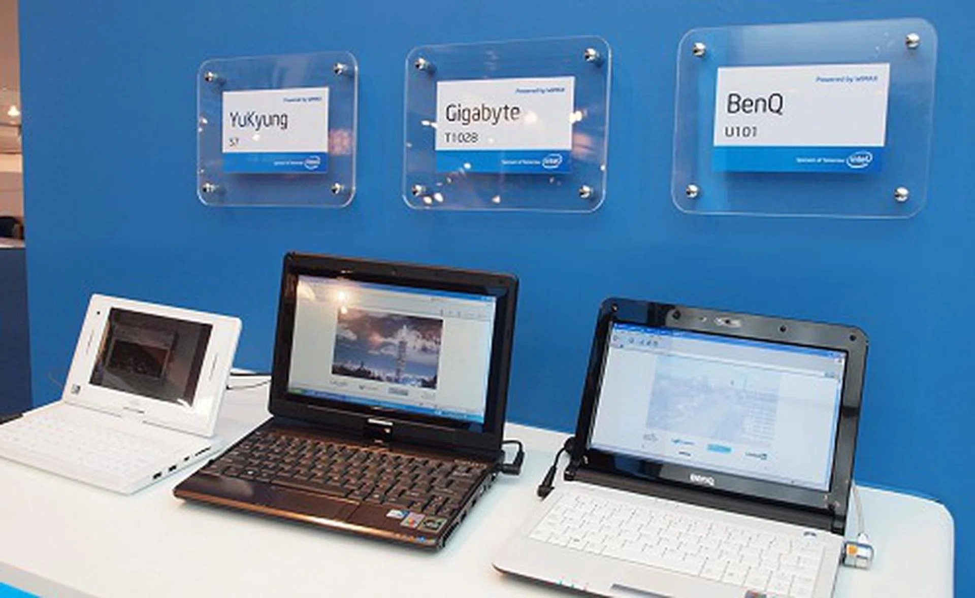  A trio of mini-notebooks ready for WiMAX - YuKyung S7, Gigabyte T1028 and the BenQ U101.  