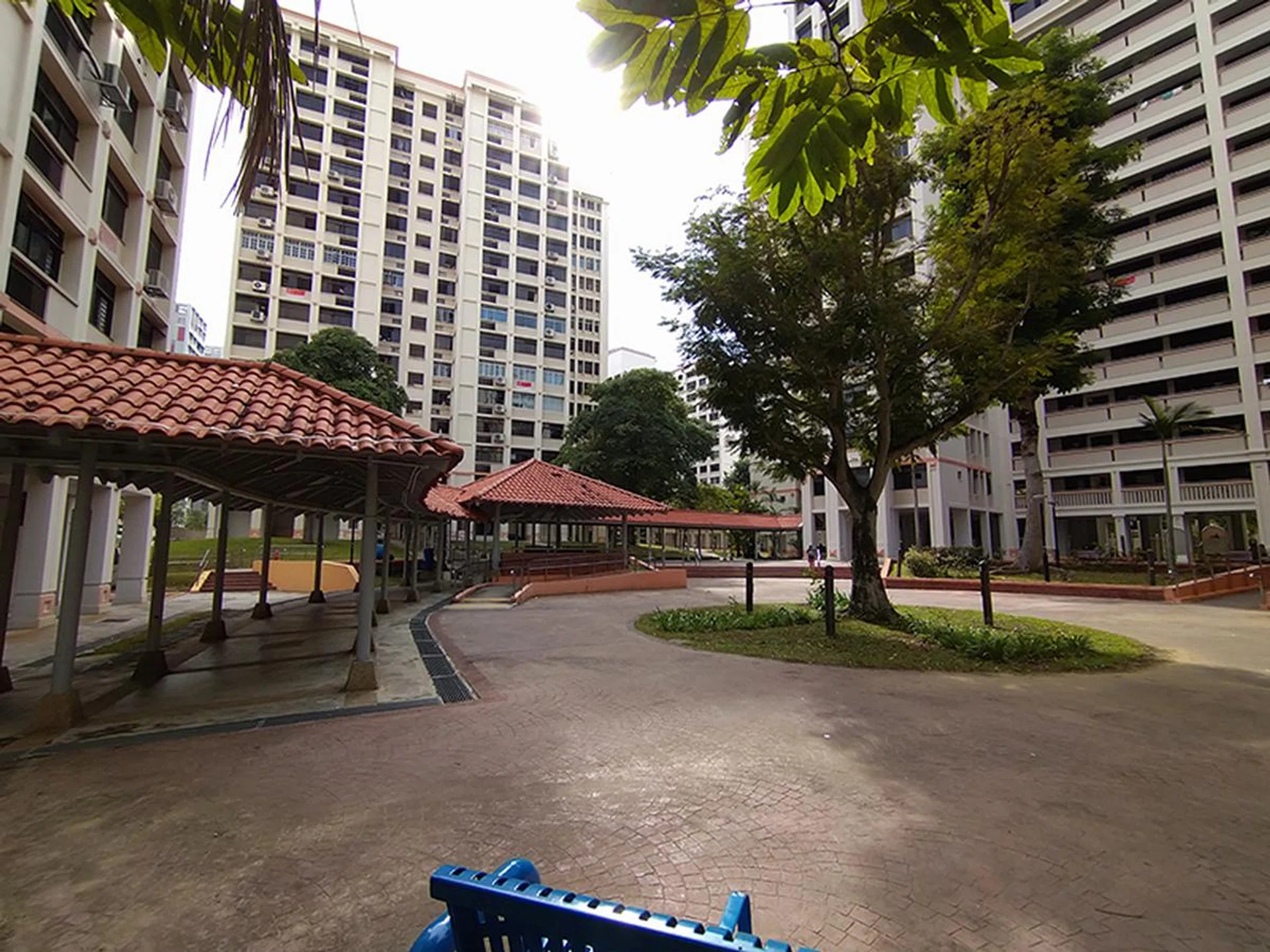 Super-wide-angle shot.