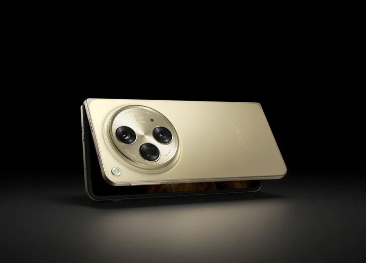 The Find N3 features three cameras which have wide apertures allowing sharp photos to be taken in very dark scenes. Credit: OPPO