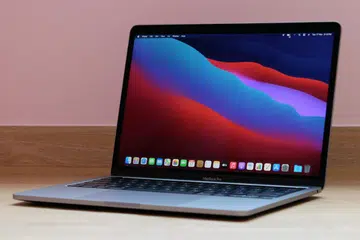 The new 13-inch MacBook Pro with M1 processor looks just like the last-generation 13-inch MacBook Pro.