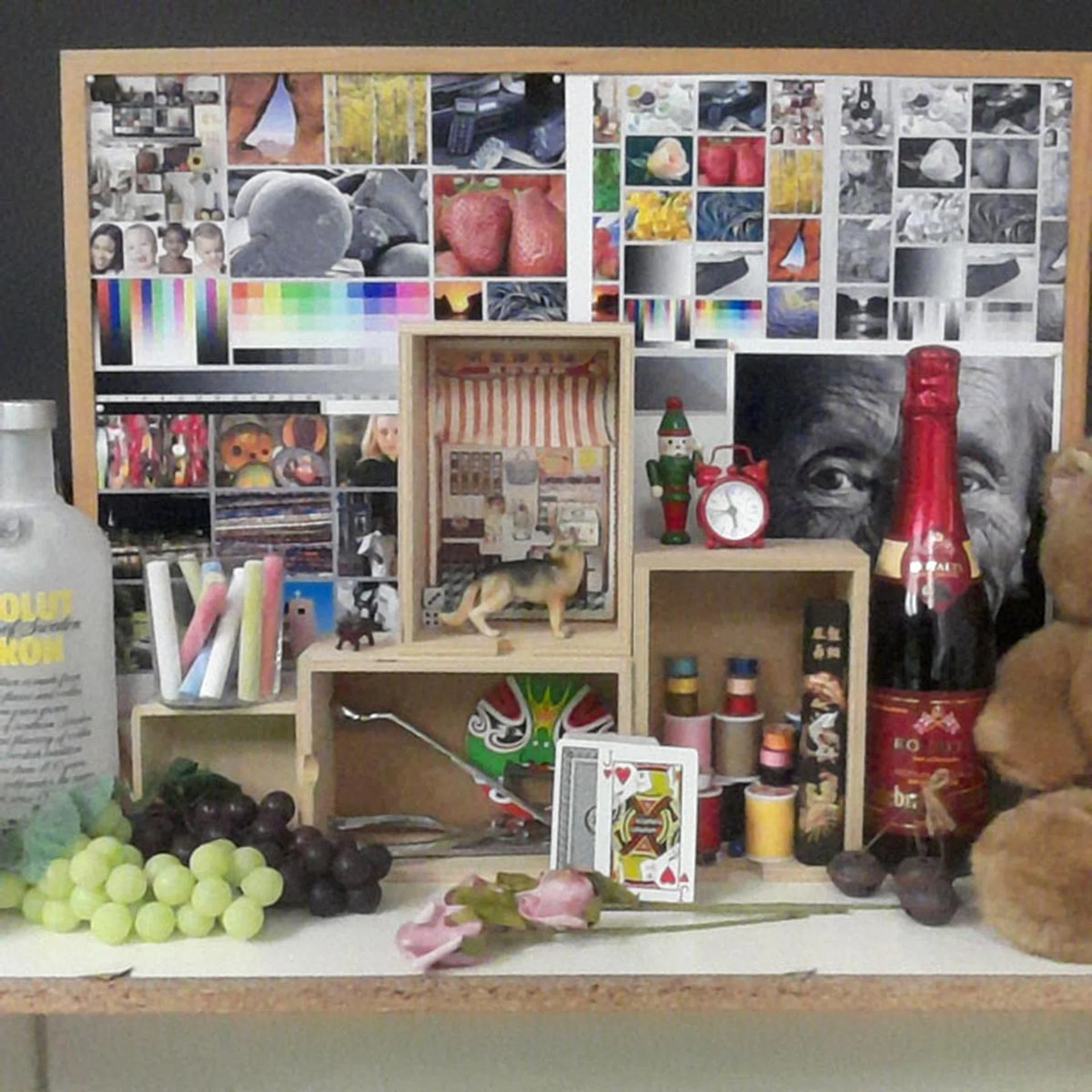 Image quality looks passable on the Gear 2's tiny screen, but once you export to your computer (or even your smartphone) you'll see how inadequate it is.