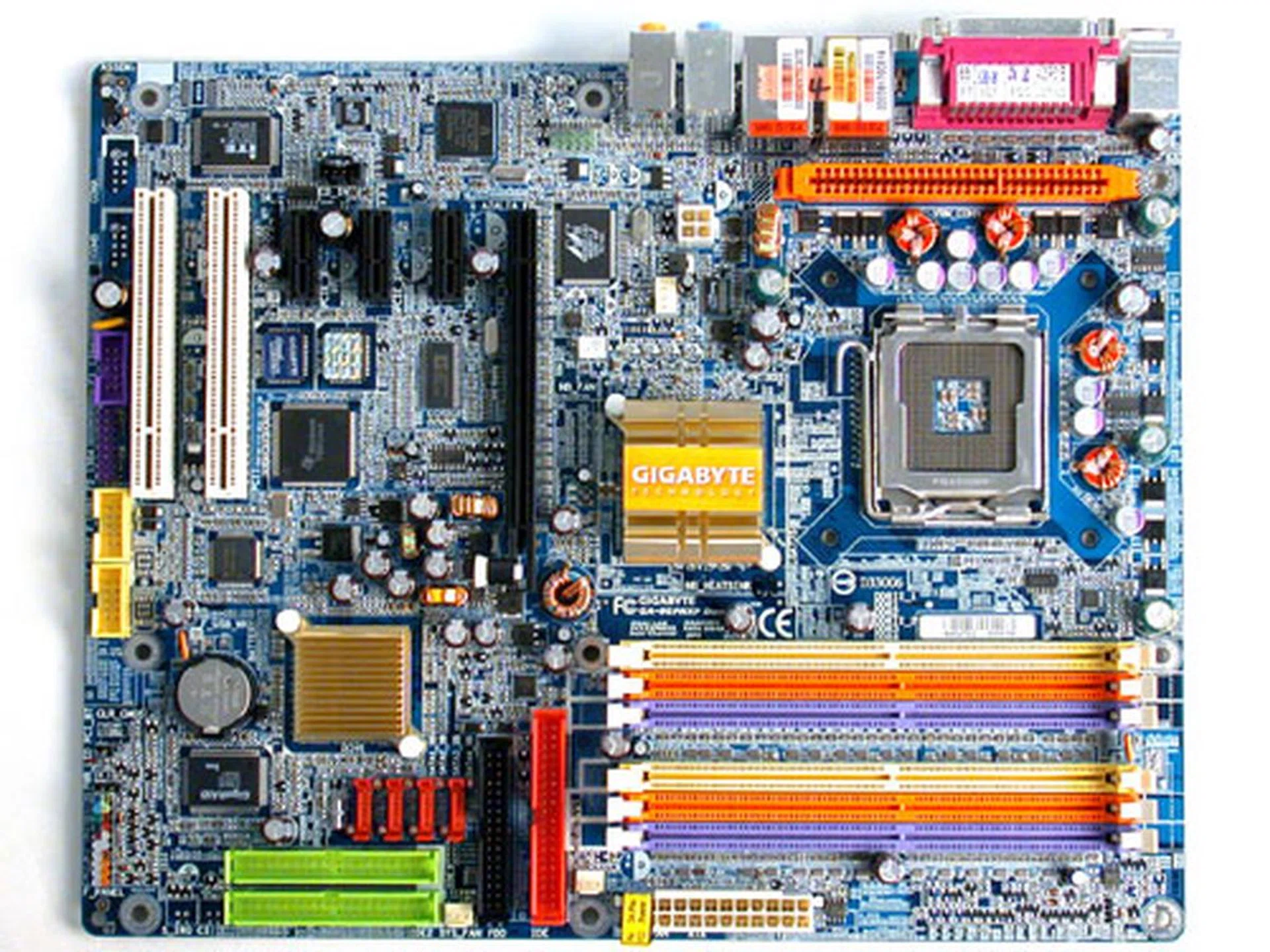 Kudos to Gigabyte for an excellent motherboard design and a well executed set of features, firmware and software. 