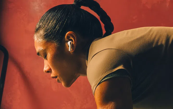 Apple AirPods Pro 3 securely fit even while exercising. 