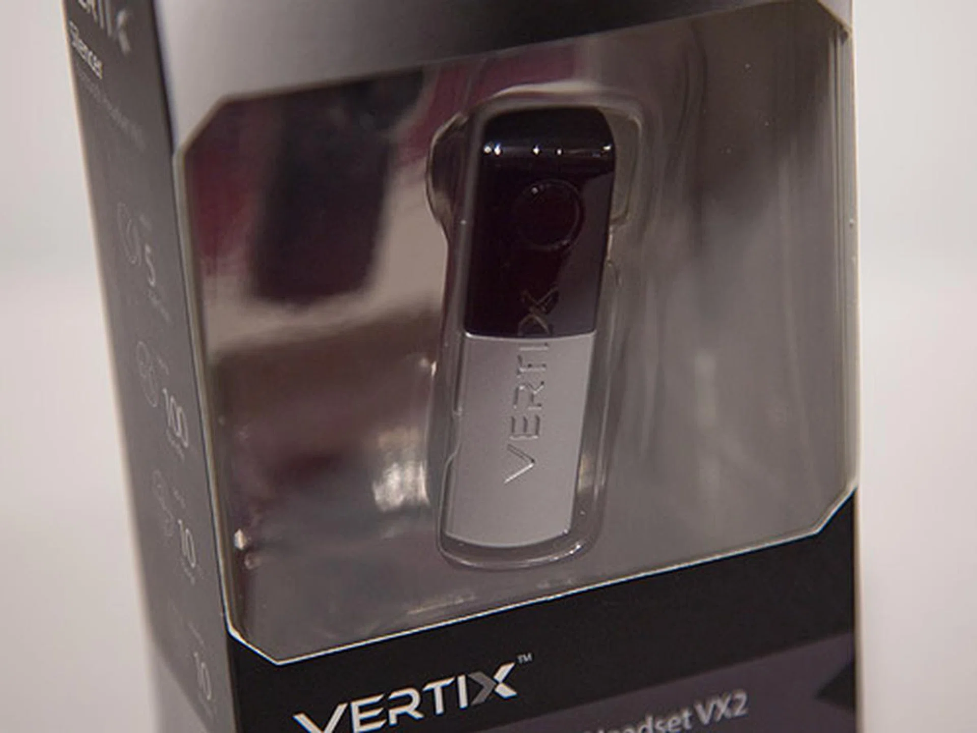 The new VERTIX Silencer VX2 is their latest flagship Bluetooth headset which features their adaptive Cut-the-Noise technology that reduces background noise for a clearer and cleaner voice transmission. It has 5 hours worth of talk time, up to 100 hours of standby and weighs only 10g.