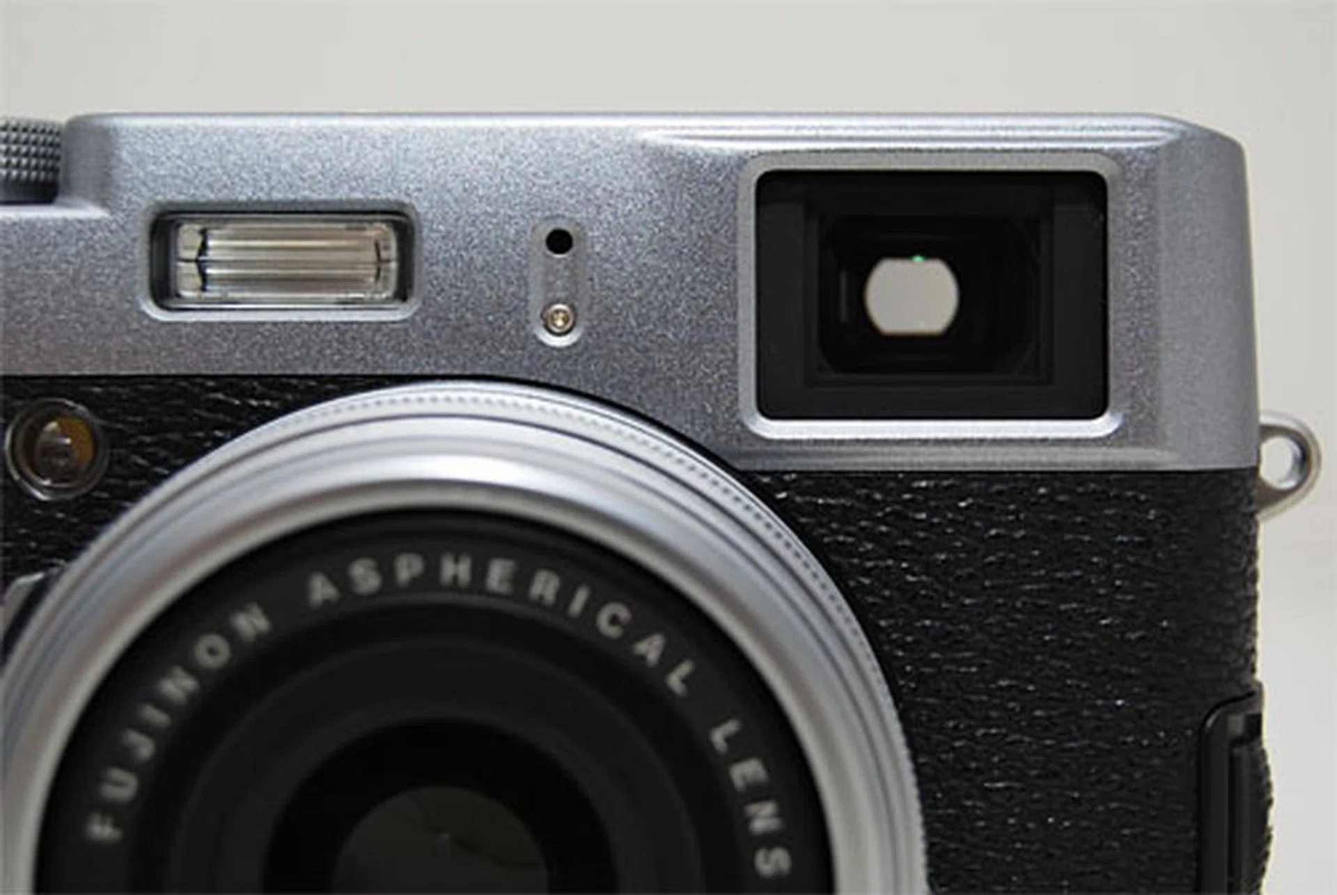 The X100's optical viewfinder lets you look straight through the glass like a classic rangefinder.