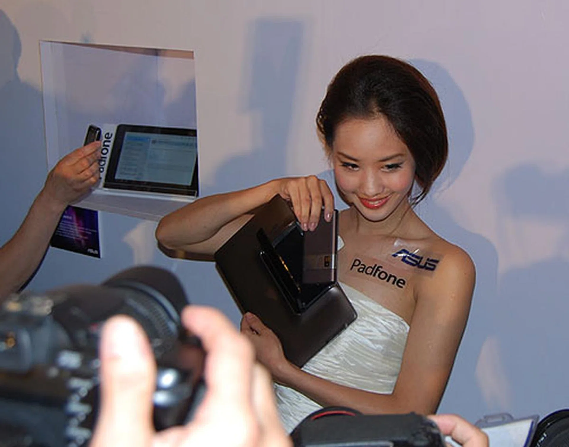 The hottest gadget at the ASUS press-con was clearly the Padfone. 