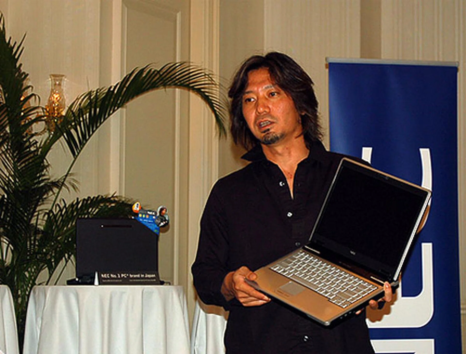 NEC Releases World's First Intel Core 2 Duo Notebooks