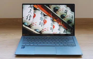 The Acer Swift 5 comes with a 14-inch touchscreen Full-HD display that's protected by Corning Gorilla Glass.
