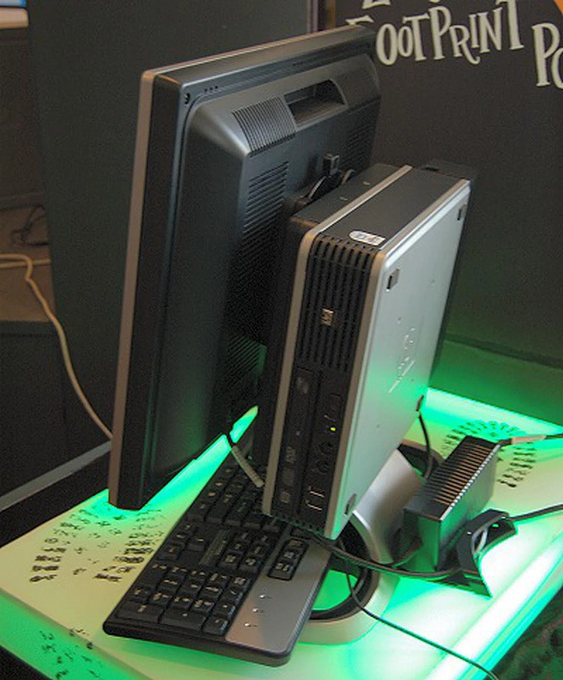  ... and this picture shows exactly why. Unlike its predecessor that we last saw a year back, this new generation USDT system is 46% smaller and virtually takes up no more space than the monitor it attaches via an electromagnetic lock. The miniscule size and the zero-footprint argument gives businesses more reasons to invest in this as opposed to the desktop-sized equivalent of its predecessor.  