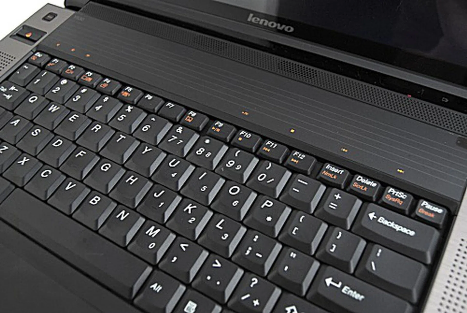 The Lenovo IdeaPad S10 and Y530 Preview | HardwareZone Singapore