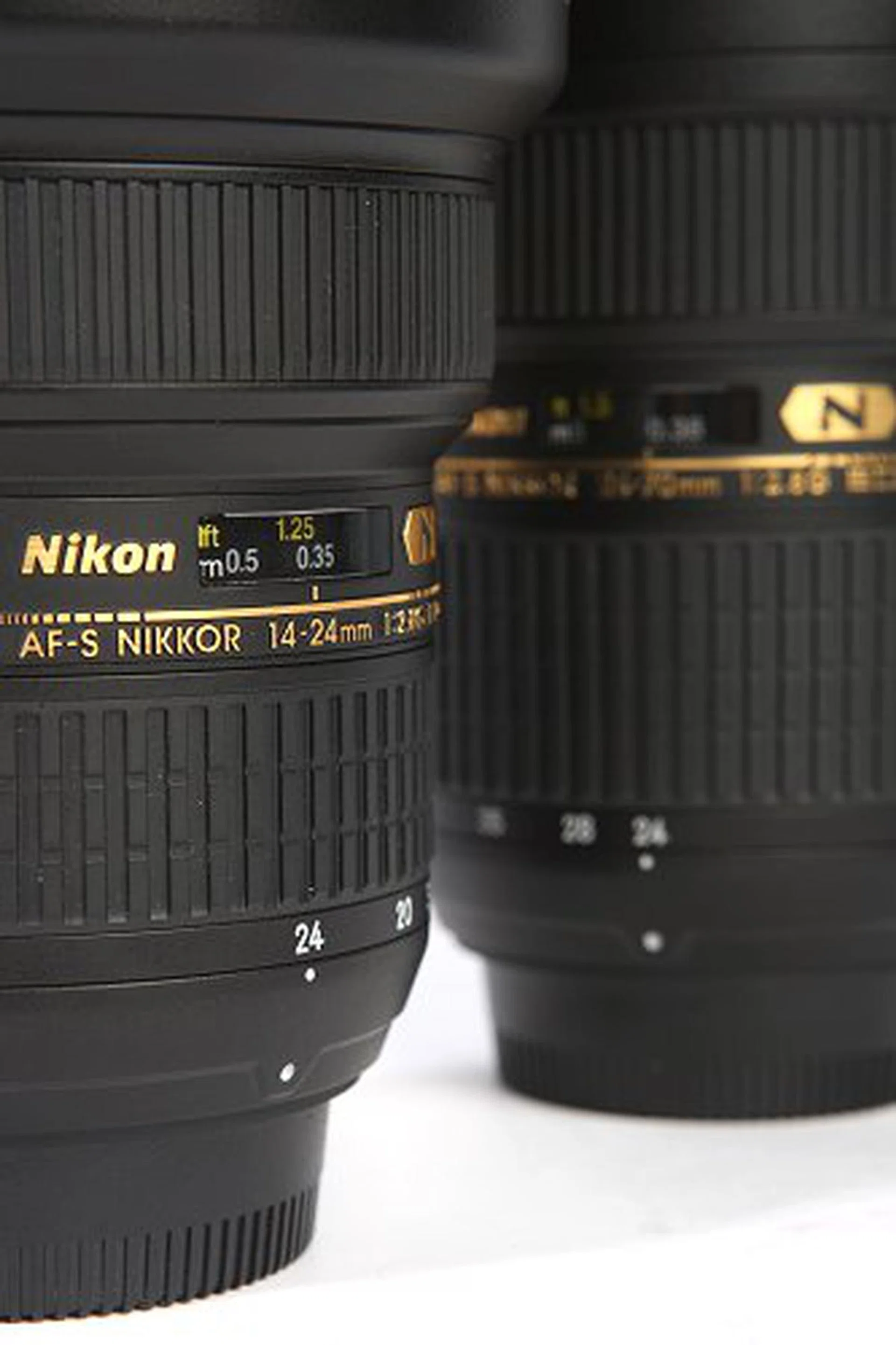 AF- S Nikkor 14-24mm f/28G ED. Ultra-wideangle, high-speed zoom NIKKOR lens.