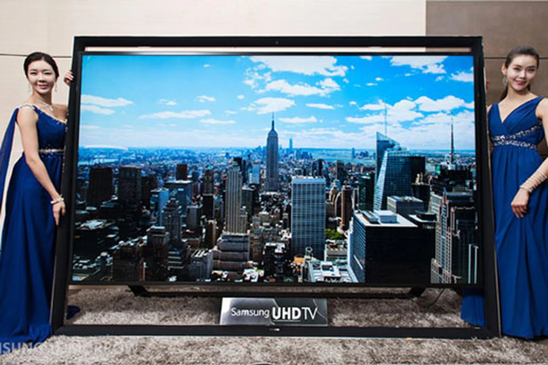 The Samsung 110S9 is the world’s largest commercial UHDTV. (Image source: Samsung Tomorrow.)