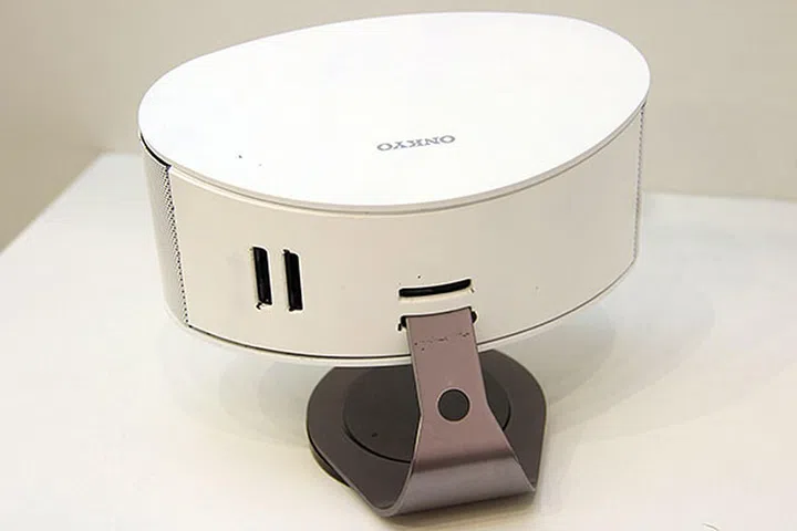 The curved speakers and the flexible stand design make placement easy - you can either put them on the table or mount them on the wall.