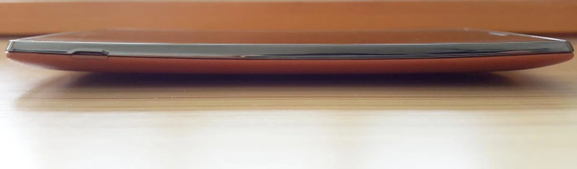 The Slim Arc design not only makes the LG G4 feel comfortable in the hands, it also helps to increase its durability by 20%.