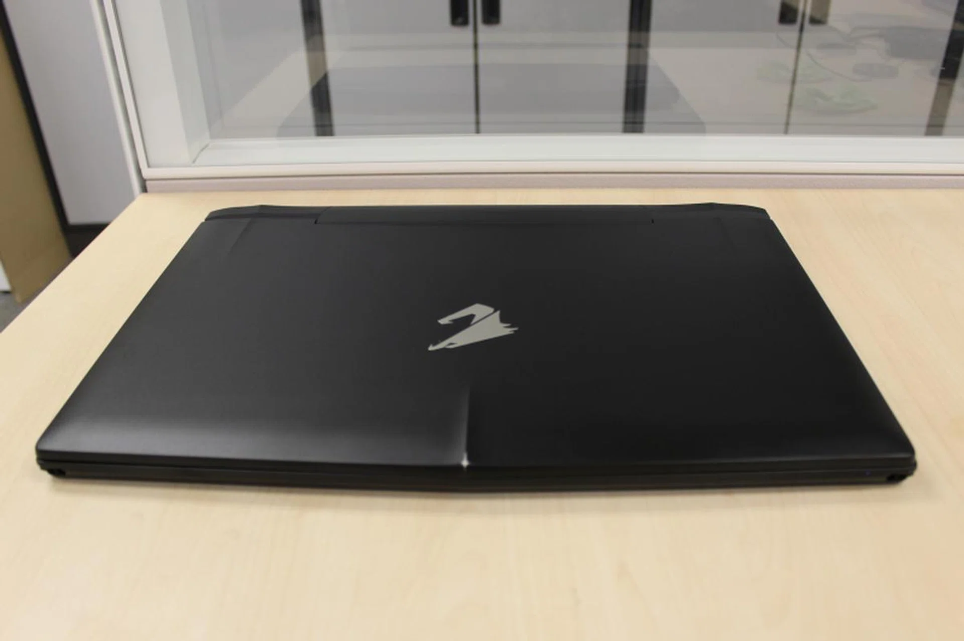 Even when the lid is closed, the Aorus X7 Pro looks good.