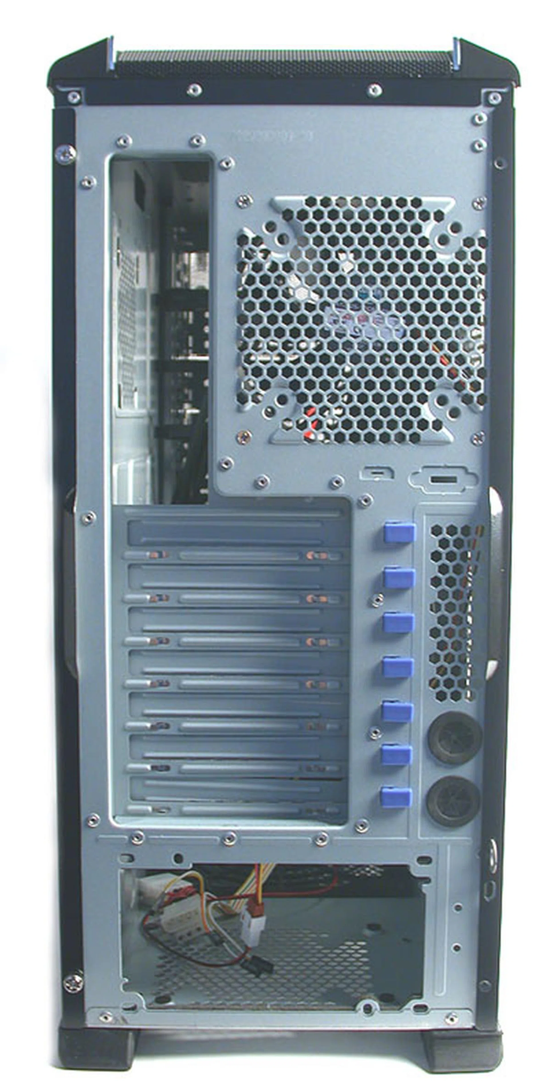 The PSU has been shifted to the bottom, lowering the center of gravity and making sure this chassis is least unlikely to topple, especially with the solid rubber feet we found at the back. 