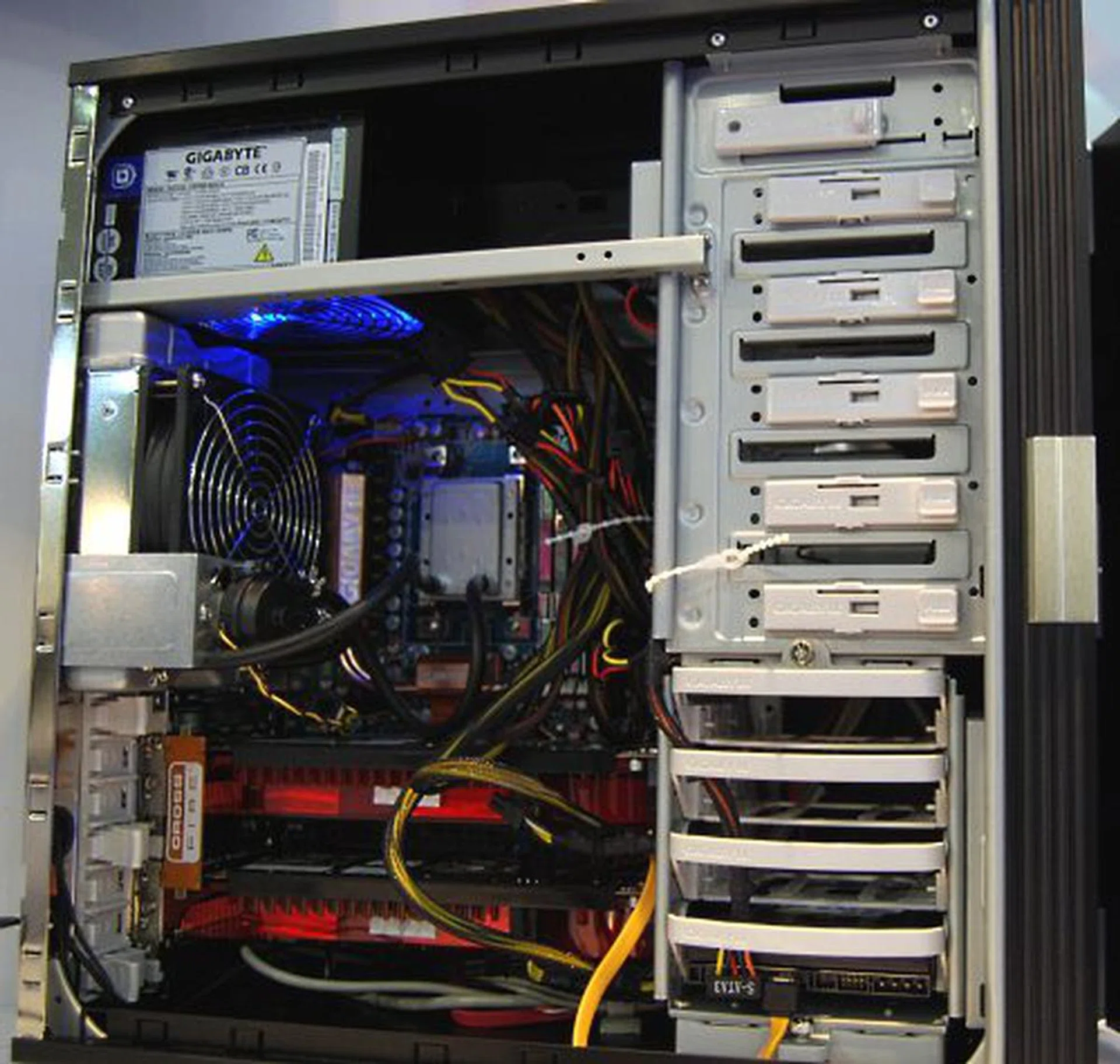  Gigabyte uses its own liquid cooling system to cool both the CPU and the Northbridge.  