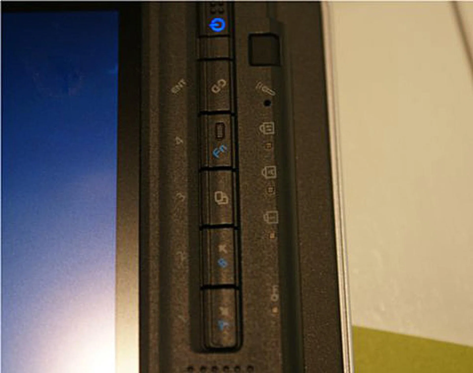 When the screen is flipped around, access to the keyboard is blocked. Keeping this is mind Fujitsu has included a number of shortcut buttons next to the screen - one of which provides users with the handy option of Ctrl+Alt+Delete.