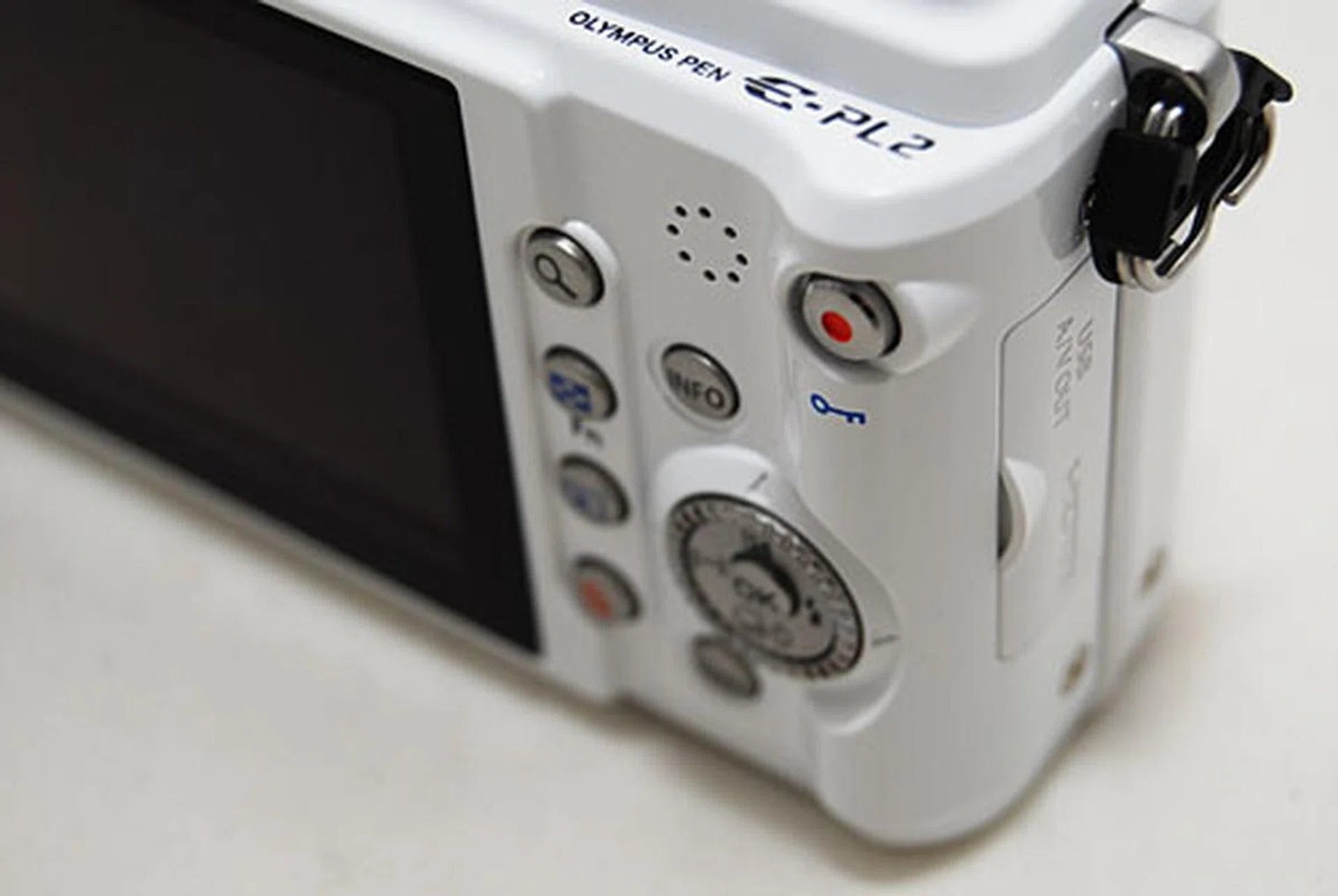 Olympus PEN E-PL2 - Better in Every Way | HardwareZone Singapore