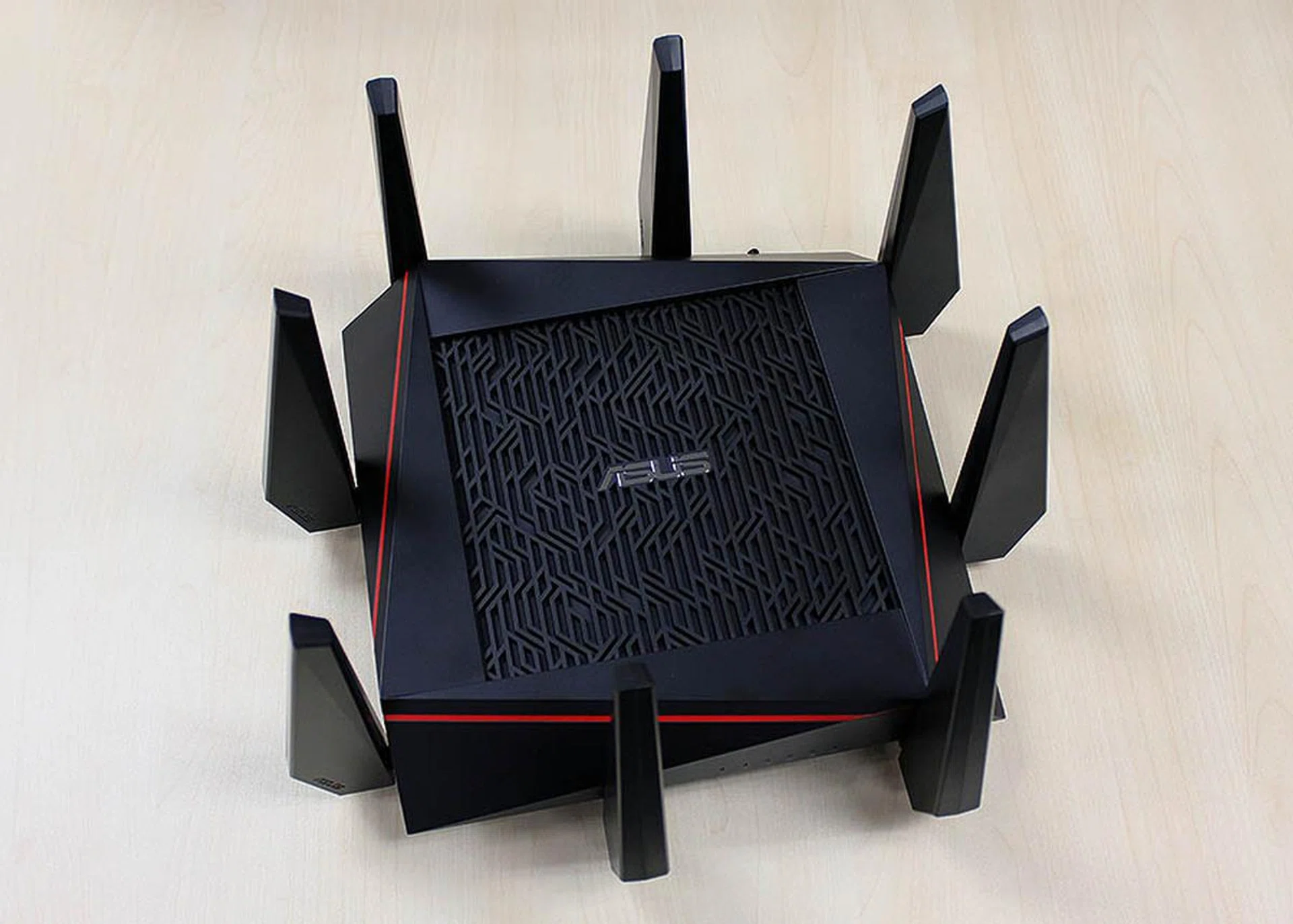 Yup, the ASUS RT-AC5300 has 8 external antennas. Go ahead and count them.