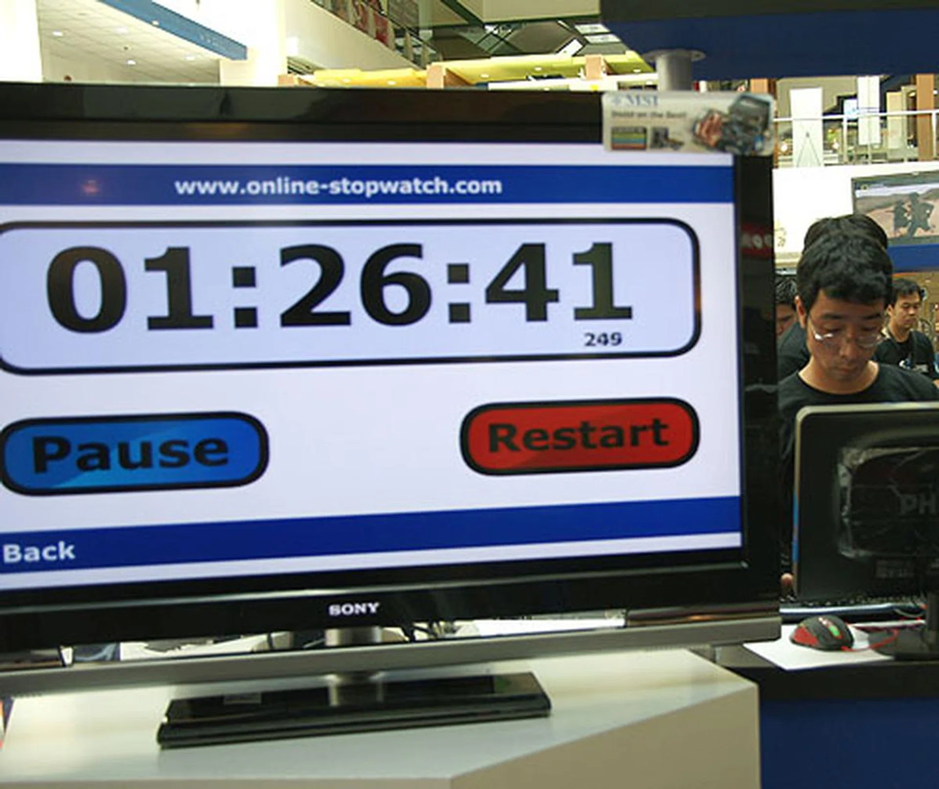  Counting down the time left for the contestants in this all-important phase.  