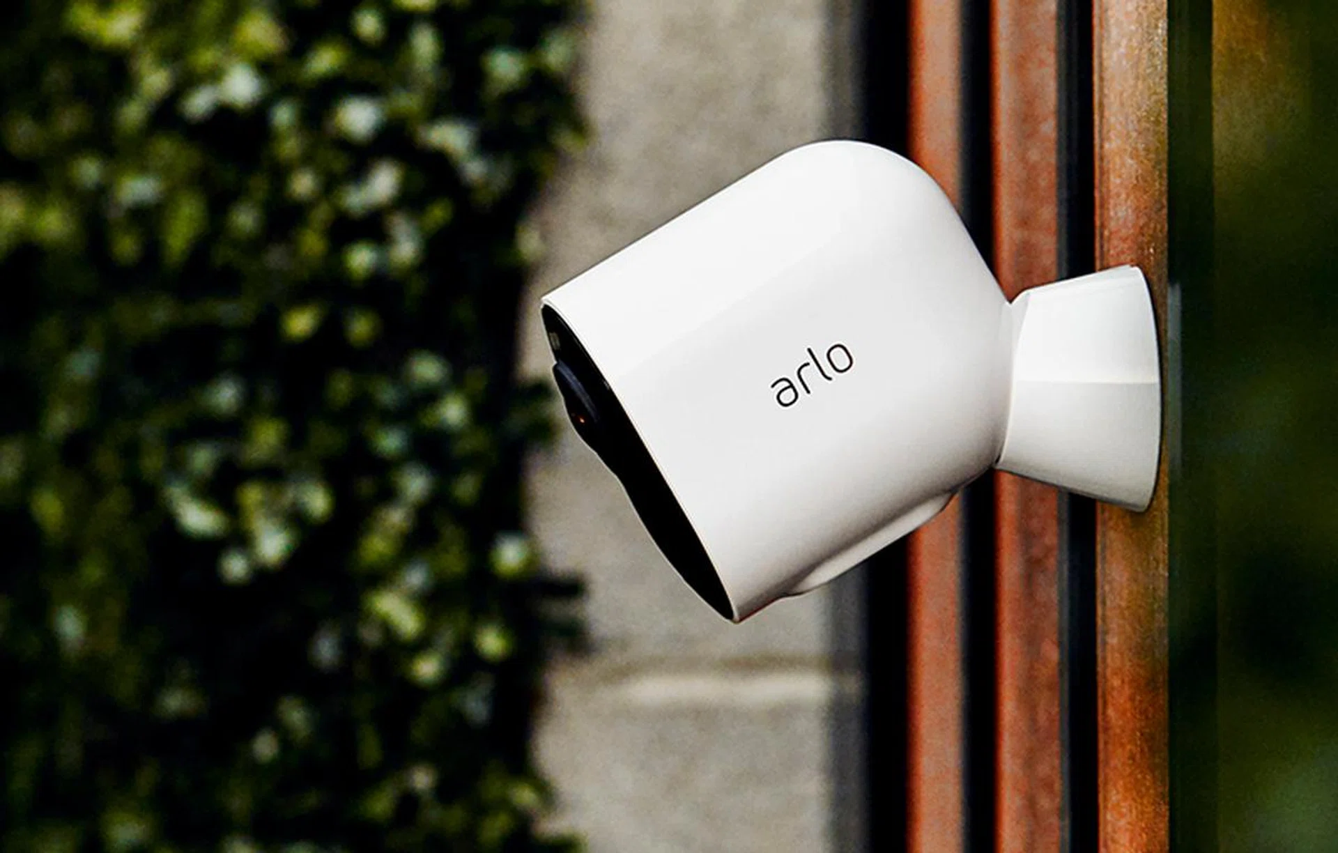 The Arlo Ultra can be positioned freely as long as it is within Wi-Fi range. (Image source: Arlo)
