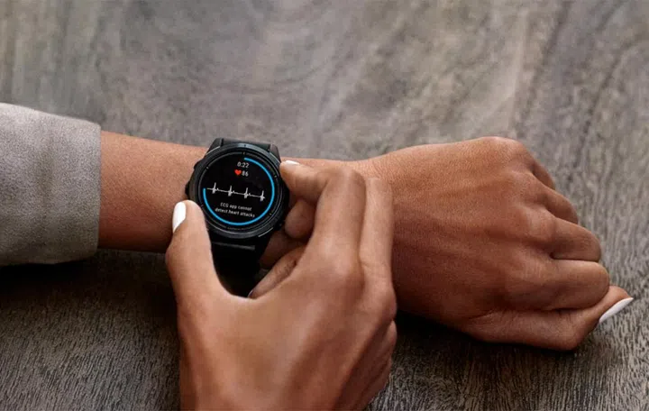 Displaying ECG App results on a Garmin smartwatch.
