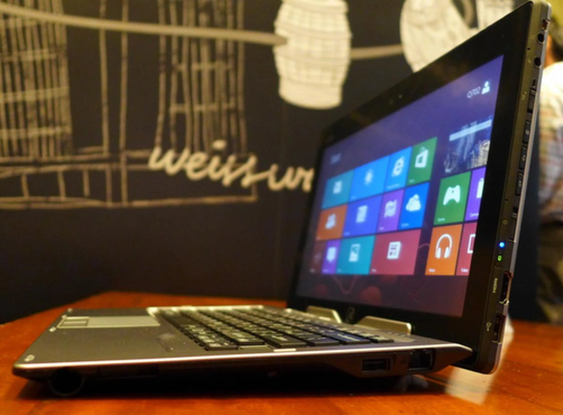 Docking the tablet into the keyboard dock is a rather painless affair, as the tablet will simply slide onto the locking mechanism. 