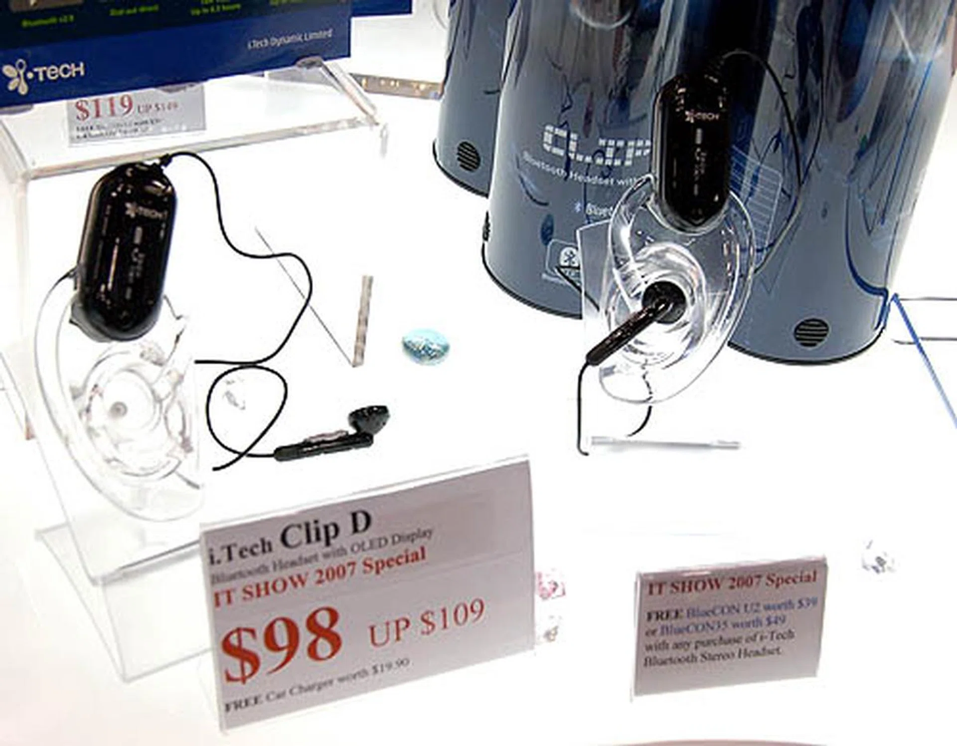  The i.Tech Clip D is a favorite amongst those that enjoy the benefits of A2DP (Bluetooth Audio). Compact, robust and affordable at S$98, the i.Tech Clip D is not to be missed.  