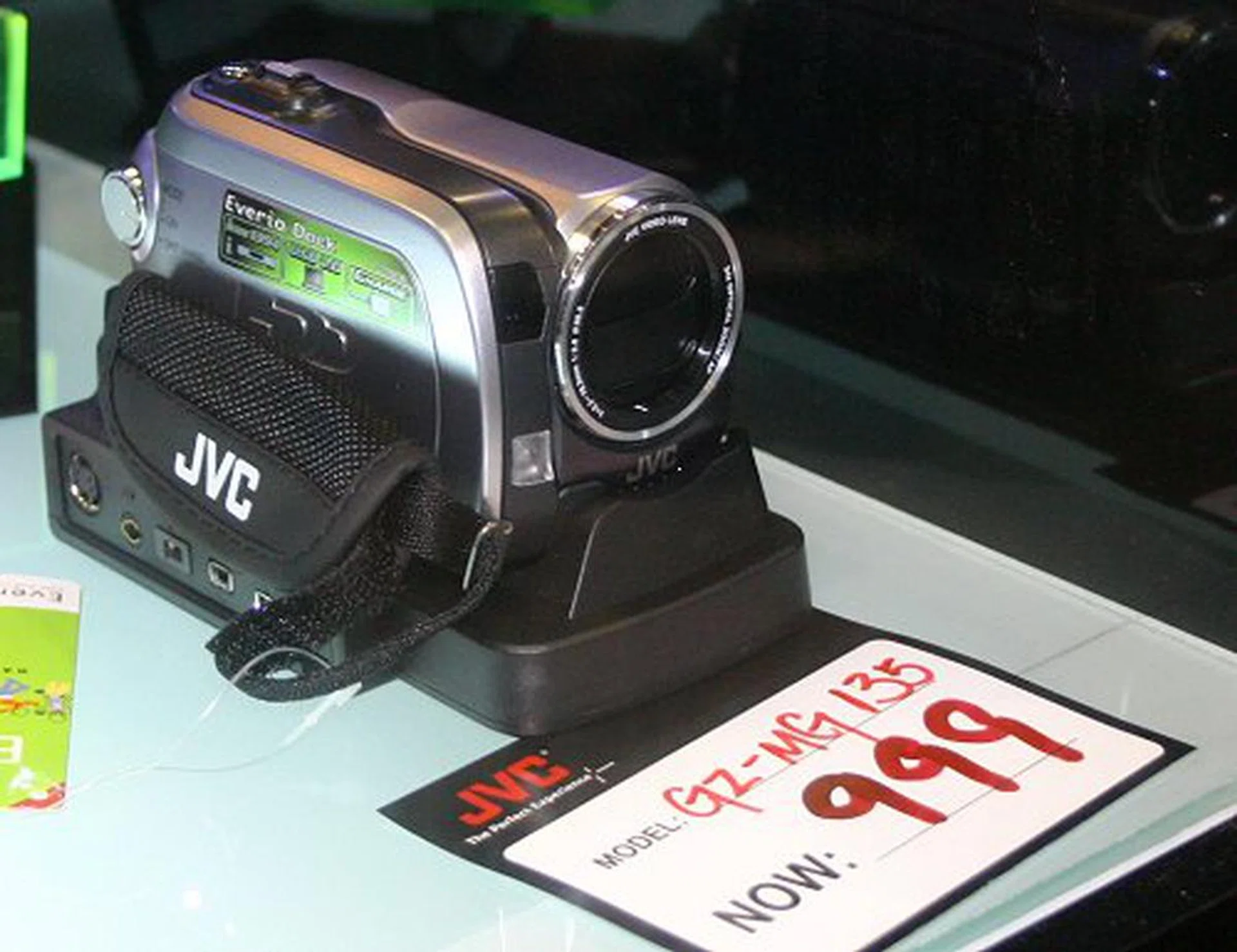  JVC's exclusive contribution to COMEX 2007 is the GZ-MG135 video recorder. This has an integrated 30GB HDD, 34x optical zoom and built-in video light. Free gifts include limited edition Everio bear, UV lens, tripod, camcorder bag and an additional battery. Only 100 units allocated for COMEX 2007.  