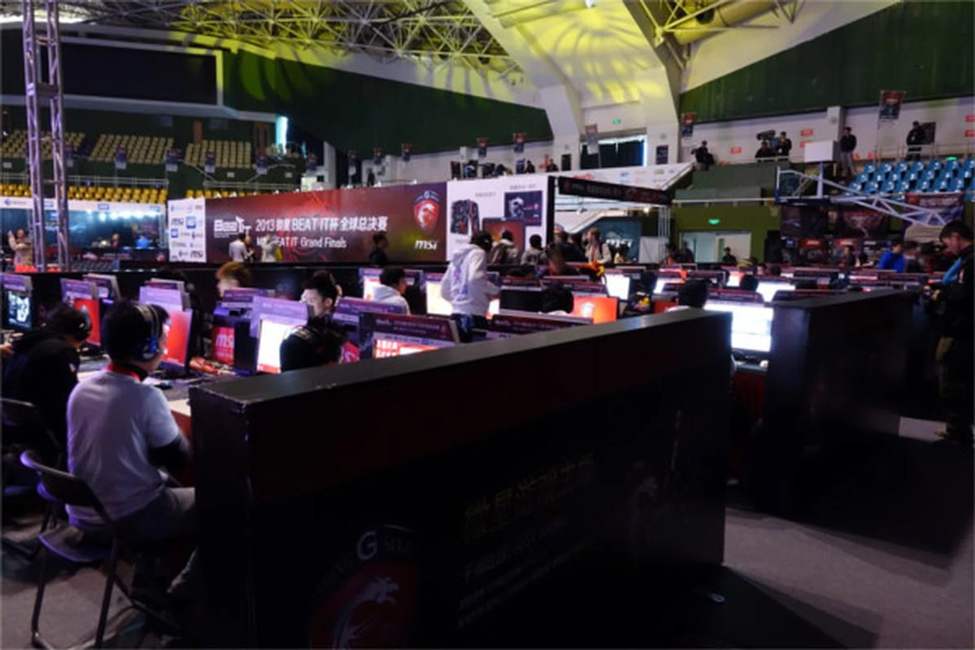 Competitors plugging in equipment, configuring settings, doing dry runs, etc, before the competition officially commenced.