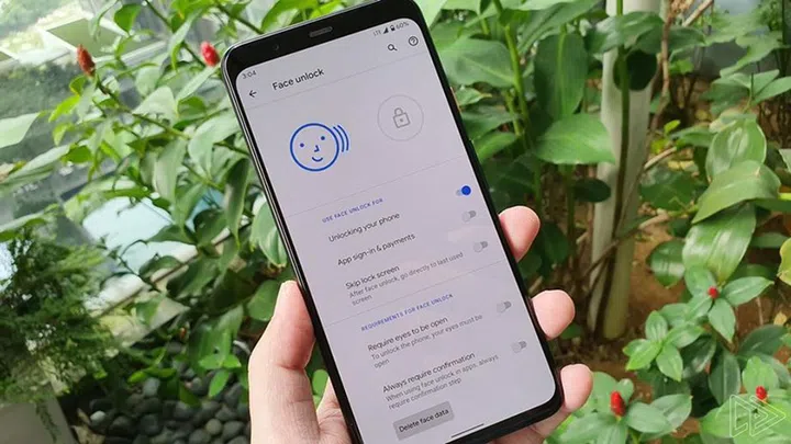 This image suggests Google is looking into the problem. Look at the bottom of the screen. (Image source: The Verge)