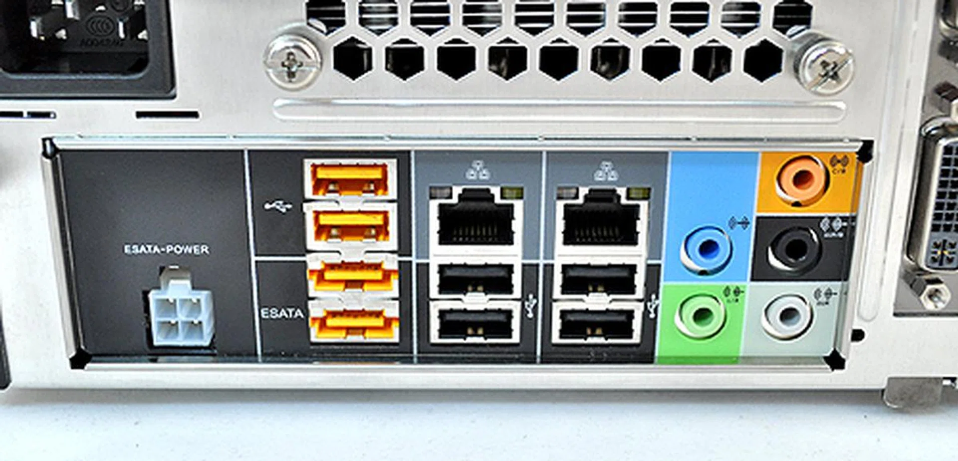 Despite being a SFF, the Shuttle SX58H7 has all the ports and connectivity options you could ask for. Six USB 2.0 ports, two eSATA ports, dual Gigabit RJ-45 LAN ports, audio jacks and a eSATA power port for additional SATA hard disks.